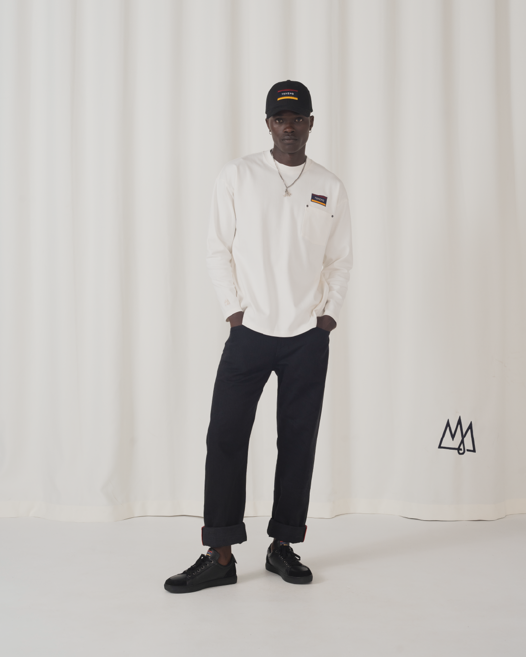 POCKET FLAG, OVERSIZED CREWNECK