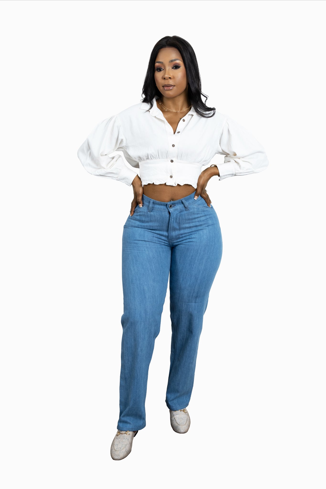 FRONT FACING IMAGE OF A MODEL WEARING THE PAKISHA JEAN
